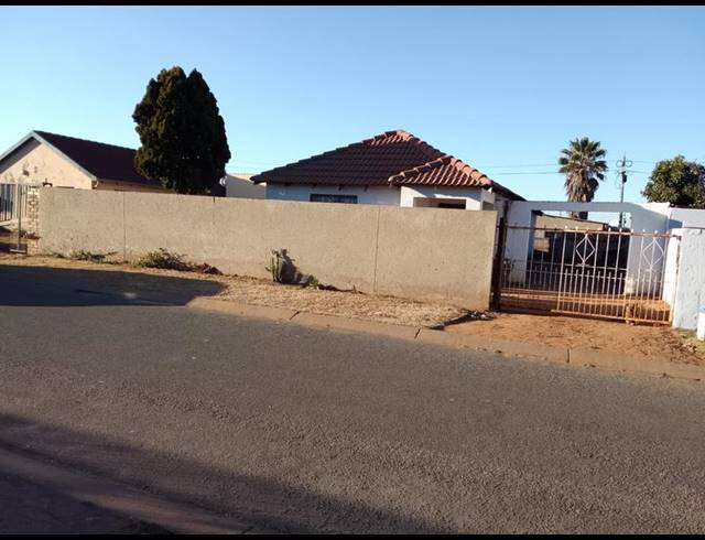 3 BEDROOM HOUSE FOR SALE IN LENASIA